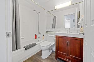 Cozy 1 Bedroom Downtown Central