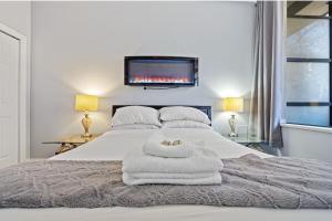 Cozy 1 Bedroom Downtown Central