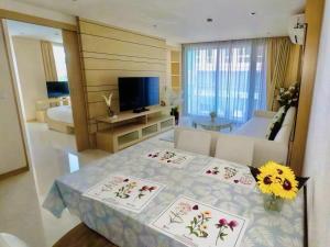Beachfront Patong Hillside Modern Apartment