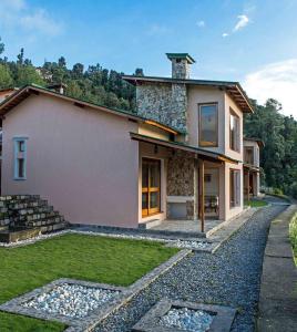 Luxsugero Mountain View Premium Cottage