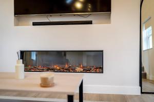 Unique luxury barn with private wood-fired hot tub