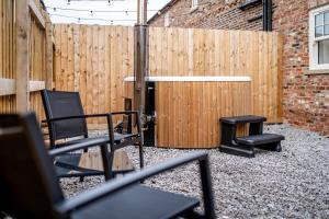 Unique luxury barn with private wood-fired hot tub