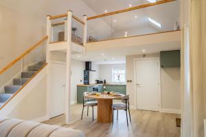 Unique luxury barn with private wood-fired hot tub