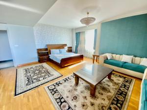 Four Seasons hotel apartments