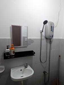 Yellow House Port Barton