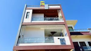 Hotel Pujari Palace