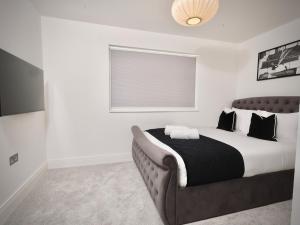 Premium 4BR I Near Golf Course I Fast Wi-Fi & Free Parking