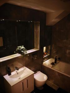 Premium 4BR I Near Golf Course I Fast Wi-Fi & Free Parking