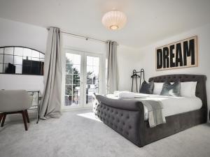 Premium 4BR I Near Golf Course I Fast Wi-Fi & Free Parking