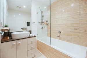 1 Bedroom Apartment Ultimo with Pool and Gym Access