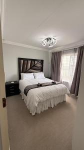 Lilies and Leopards Holiday Home B & B