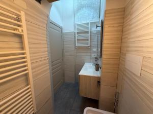 Comfort Room - Private bathroom - 100m from center