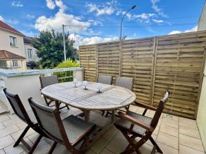 Charming T3 apartment with terrace 10 min from Paris