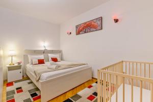 Walter Grand Suite with Balcony and Free Parking