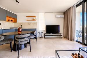 Luxury 2 Bedroom apartment with Amazing Views