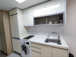 SEOUL STAYS at Gimpo Airport