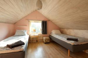 Workers Home - 8 Beds - Free Parking - Near Volvo