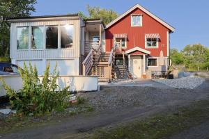 Workers Home - 8 Beds - Free Parking - Near Volvo