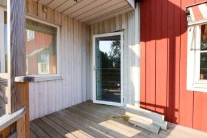 Workers Home - 8 Beds - Free Parking - Near Volvo