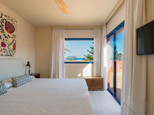 Long Beach By CanariasGetaway