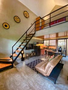 Three Mezzanine Bali B