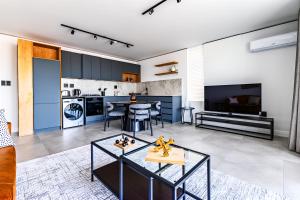 Luxury 2 Bedroom apartment with Amazing Views