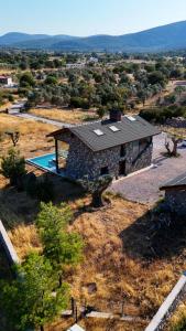 Isıtmalı Jakuzi 6000m2 içerisinde özel taş villa