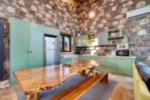 Isıtmalı Jakuzi 6000m2 içerisinde özel taş villa