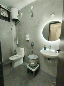 New Luxury 2BHK Near Botanical Garden in Kondapur #202