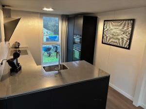 Villa Juni - New spacious villa with hottub