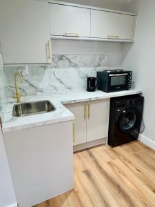 Easy Airport Access - Heathrow Stay