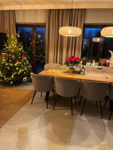 LAWENDOWA PRZYSTAŃ - dom nad rzeką - Brenna, 10 osób, sauna, balia z jacuzzi, ogród, plac zabaw