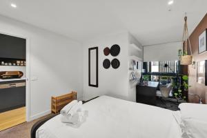 StylishCity Apartment