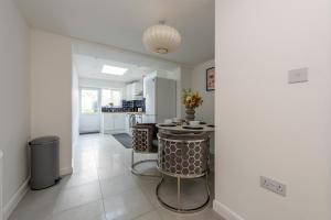 Business Ready Stay I Close to Maidstone East & Town Centre