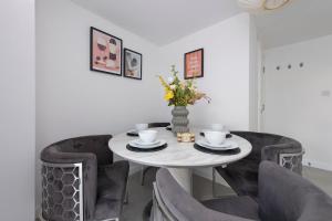 Business Ready Stay I Close to Maidstone East & Town Centre