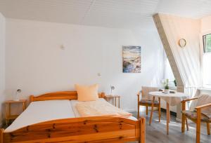 Doppelzimmer Duenenhaus UNR 4 strandnah Urlaub Fam Rissel