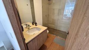 Loft, Bella Suiza, Luz Natural, 2 Baños, Clínica Santa fé