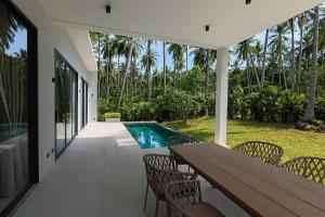 Four Moons Villa