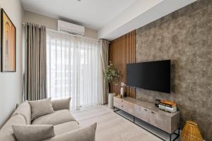 Soho Residence and Apartments by Acacia Living - City Center District 1 - Near Bui Vien