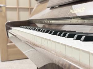 Families & Groups 4 Bedrooms 6 Guests