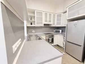 Families & Groups 4 Bedrooms 6 Guests