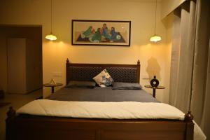 Luxury Comfortable Rooms in a 2BHK Flat at Noi Homes