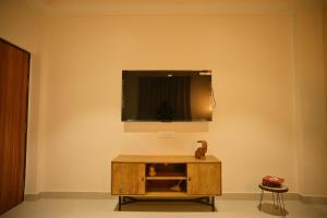 Luxury Comfortable Rooms in a 2BHK Flat at Noi Homes