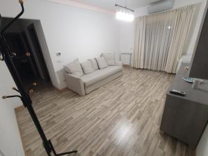 Balcan Home- Roma Metro B