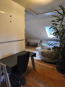 statt HOTEL - individuelle, gemütliche Dachgeschoßwohnung zum wohlfühlen - im Herzen Oldenburg