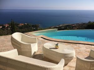 Villa with DREAM VIEW and SWIMMING POOL!!