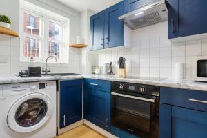 Designer Flat 4Bed Flat by River - Free Parking