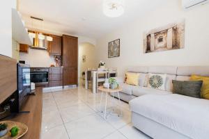 Cozy Seaside Apartment in Ghadira Bay 2 Bedrooms
