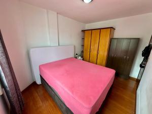 Apto grande e aconchegante perto do mar