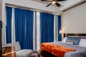 Penthouse City Overlook 2BR Apartment - free parking